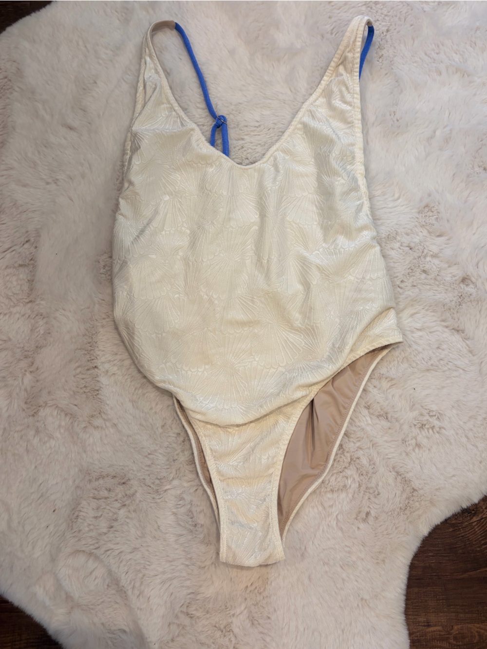 Sinesia Karol one piece